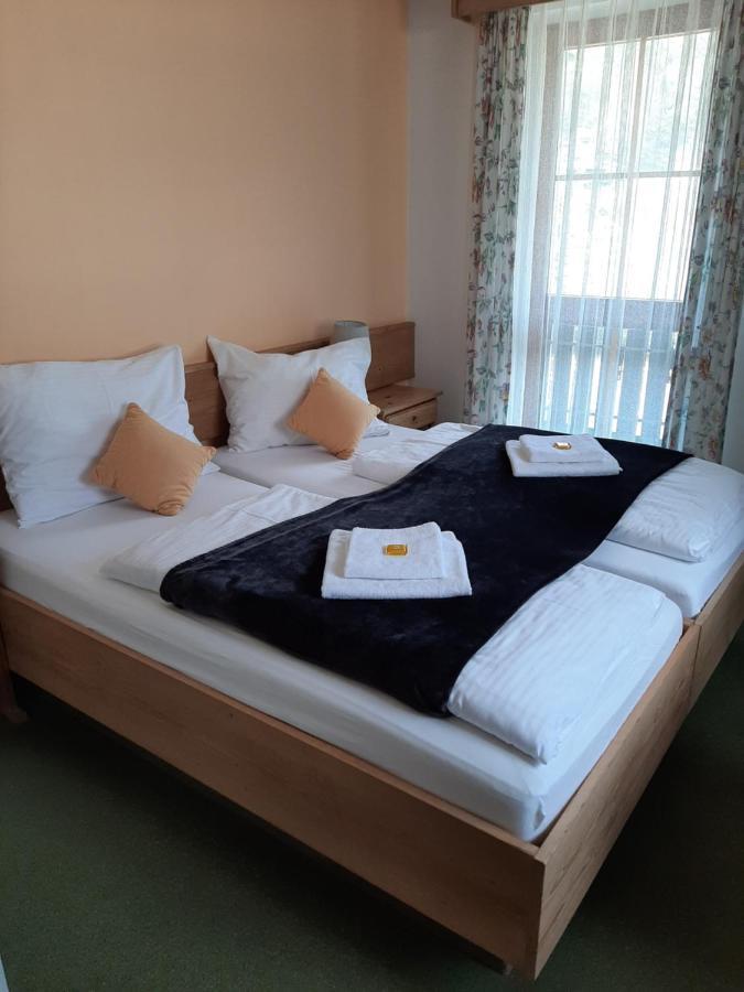 Hotel Landgasthof Frankenstern Goessweinstein Exterior foto