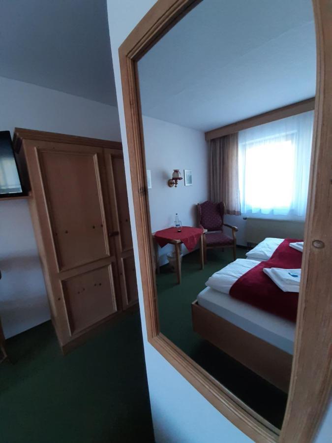 Hotel Landgasthof Frankenstern Goessweinstein Exterior foto