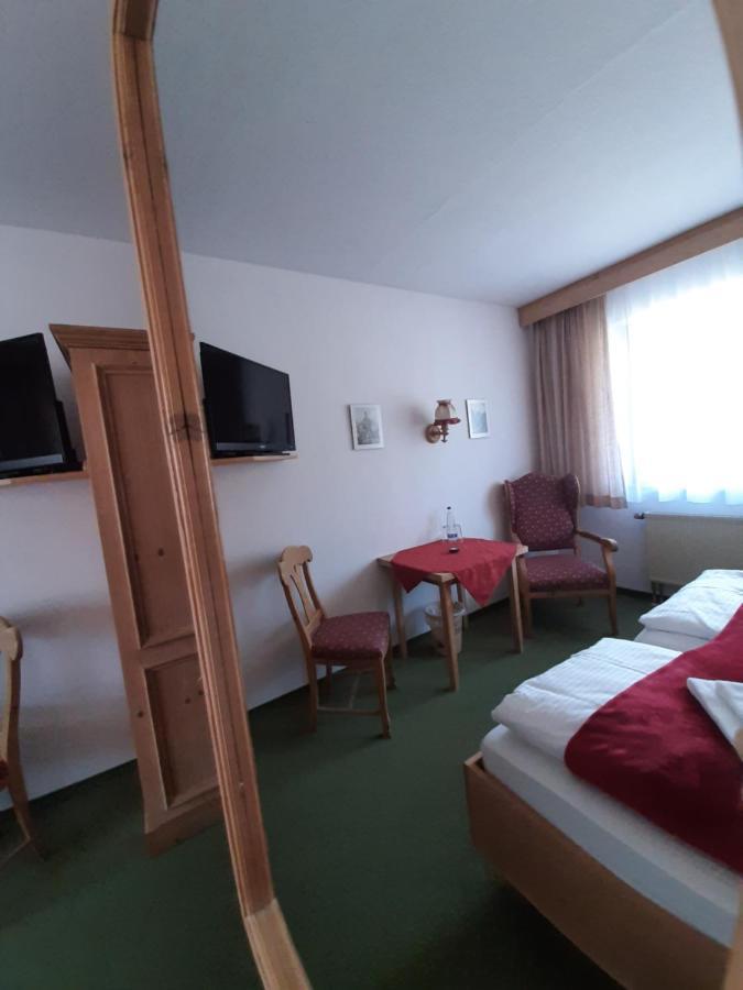 Hotel Landgasthof Frankenstern Goessweinstein Exterior foto